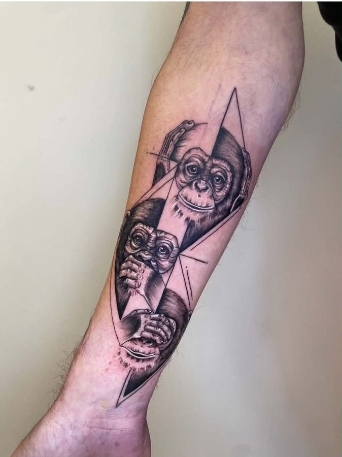 Black and grey tattoo by El